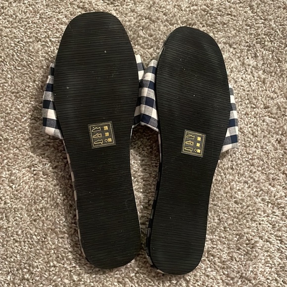Draper James gingham plaid slippers. Size medium. 7–8 Worn once around the house - Picture 2 of 2